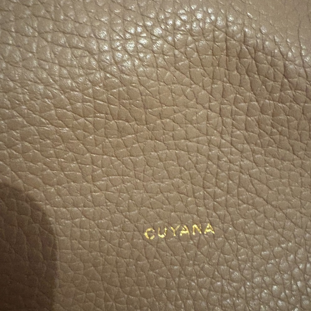 Cuyana tall easy tote in cappuccino - Picture 14 of 16